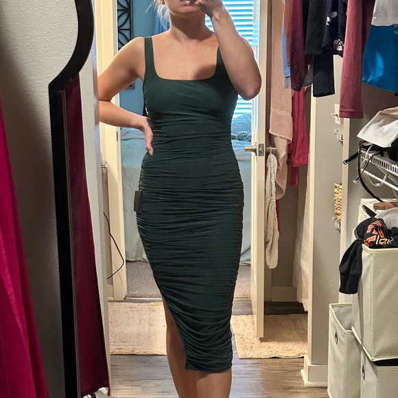 Lulu’s V.I.P. Treatment Emerald Green Mesh Ruched Bodycon Midi Dress - Picture 4 of 4